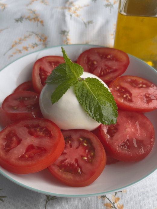 burrata salad with olive oil